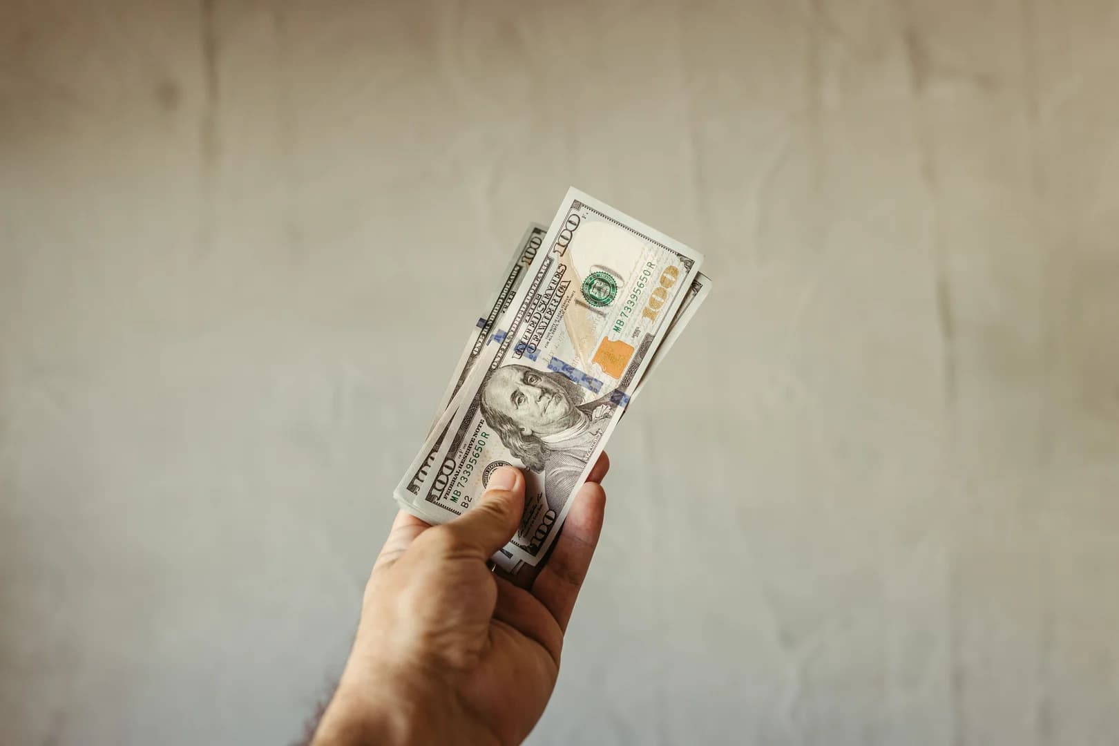 FIFO Salaries Australia (2026): Pay by Role, Roster and Industry